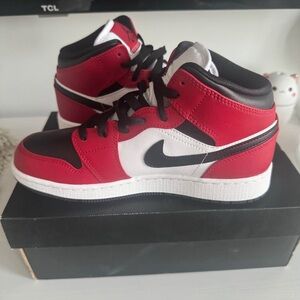Nike Air Jordan 1 Mid - Woman’s